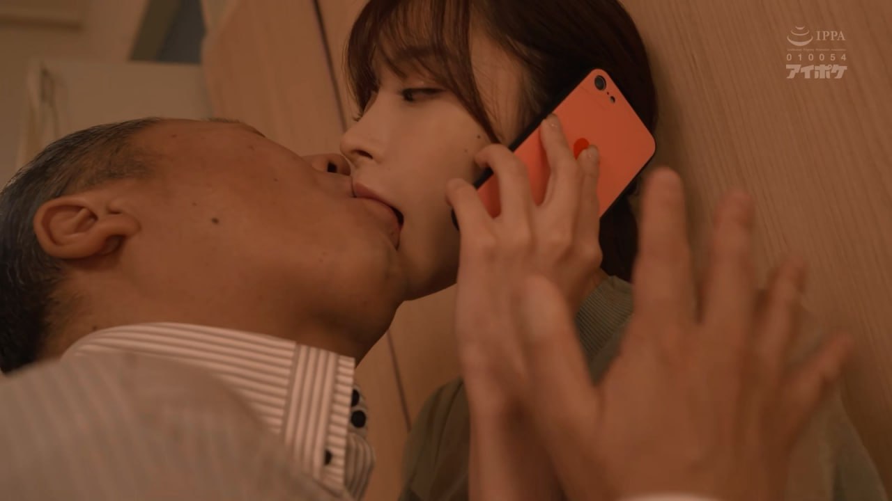 Meg Vicious 沉迷于我的鸡巴并在她身上撒尿 - SQUIRT -